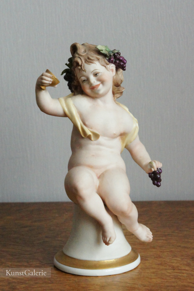 Девочка с чашей, Bruno Merli, Каподимонте, фарфоровые статуэтки. KunstGalerie