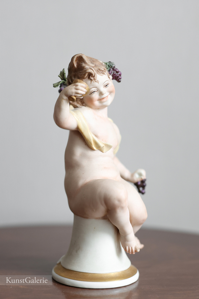 Девочка с чашей и виноградом, Bruno Merli, Capodimonte, статуэтка