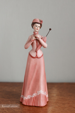 Леди в розовом с зонтом, Ipa, Capodimonte, фарфоровая статуэтка. KunstGalerie