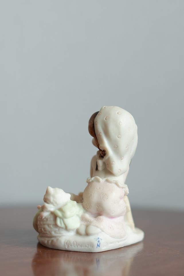 Девочка с корзинкой котят, Giuseppe Armani, Florence, статуэтка