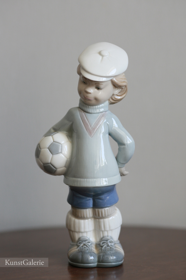 Футболист, фарфоровая статуэтка, Lladro