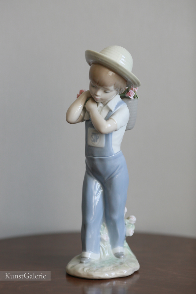 Сбор цветов, фарфоровая статуэтка, Lladro