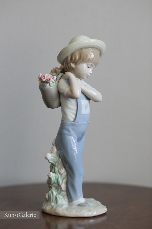 Сбор цветов, фарфоровая статуэтка, Lladro