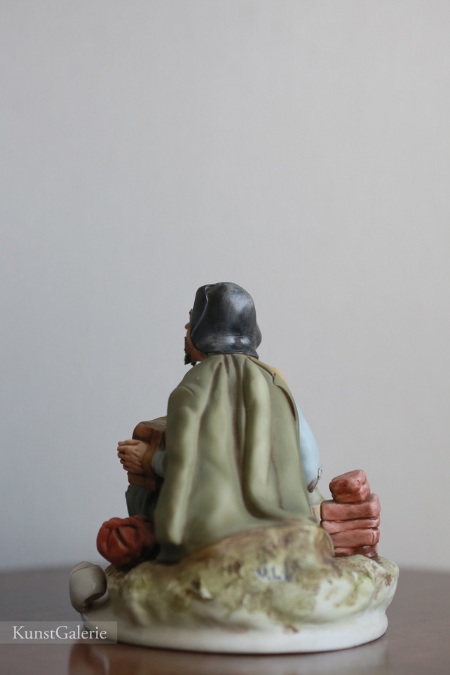 Мужчина с гармошкой, V. Lamagna, Каподимонте, статуэтка