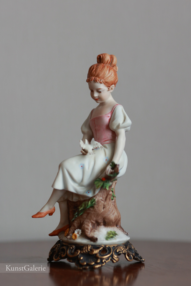 Девочка с голубем, Luigi Giorgio Benacchio, Capodimonte, статуэтка