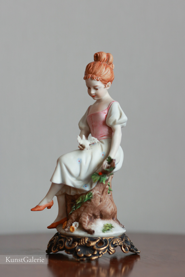 Девочка с голубем, Luigi Giorgio Benacchio, Capodimonte, статуэтка