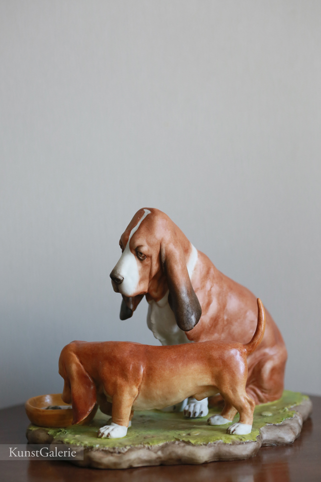 Семья Бассет-хаундов, Luigi Giorgio Benacchio, Capodimonte, статуэтка
