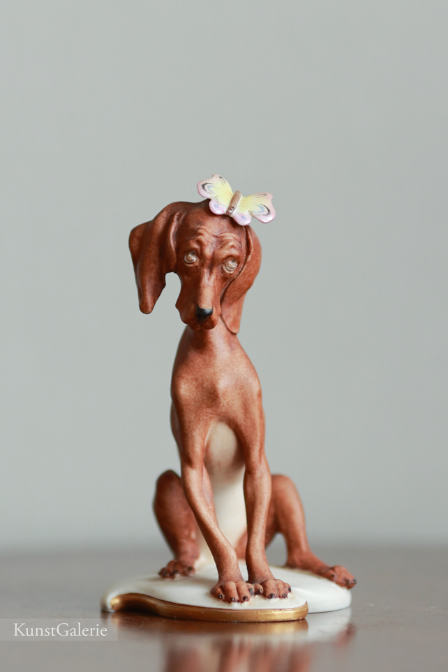 Собачка с бабочкой, Giuseppe Cappe, Capodimonte, фарфоровая статуэтка. KunstGalerie