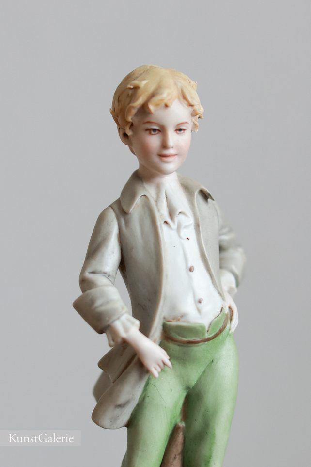 Мальчик в сюртуке, Luigi Giorgio Benacchio, Capodimonte, статуэтка