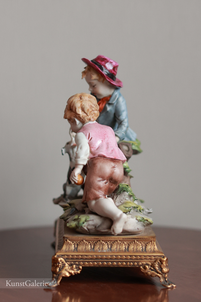 Мальчишки с собачкой, Luigi Giorgio Benacchio, Capodimonte, статуэтка