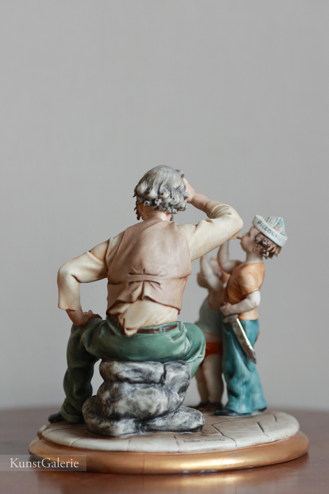 Пионерский отряд, Tyche Tosca, Каподимонте, статуэтка