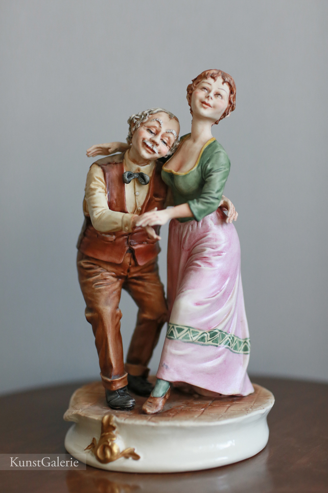 Танцующая пара, Mario Alparone, Capodimonte, фарфоровая статуэтка. KunstGalerie