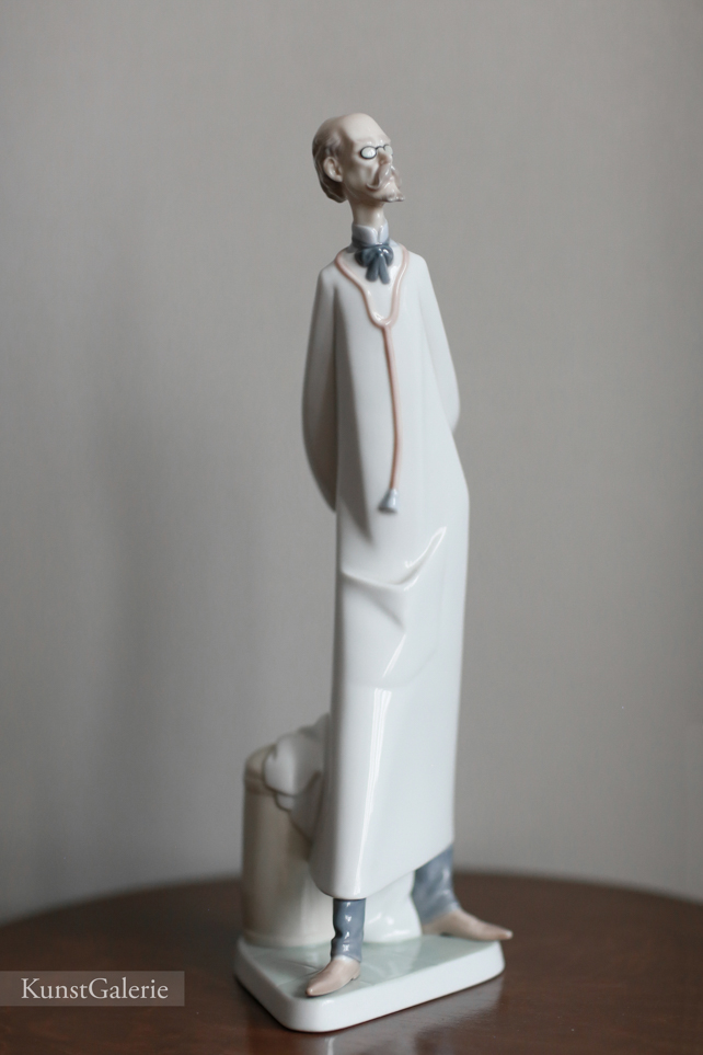 Доктор, Lladro, фарфоровая статуэтка, KunstGalerie.ru