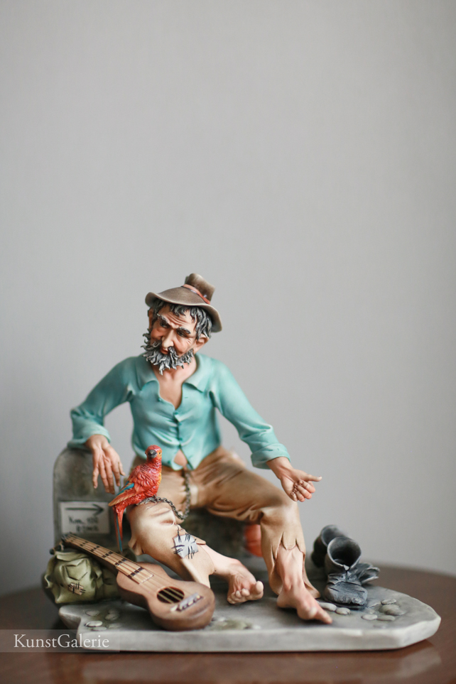 100 км до Рима, Corti, Capodimonte, статуэтка