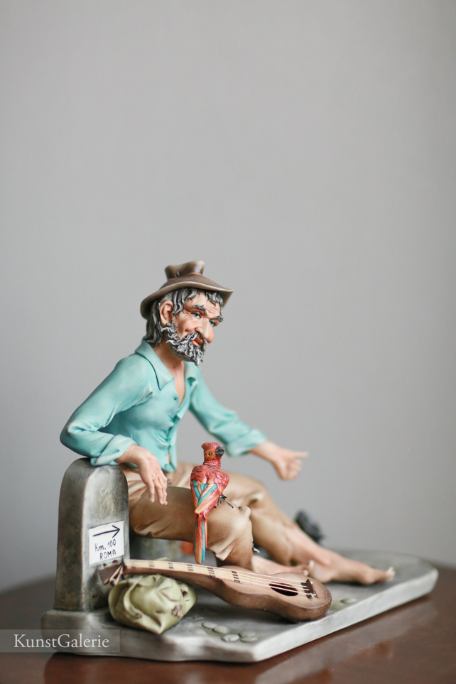 100 км до Рима, Corti, Capodimonte, статуэтка