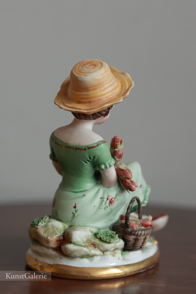 Девочка с кукурузой, Ipa, Capodimonte, статуэтка