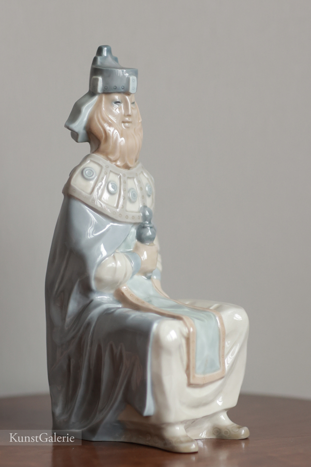 Готический король, фарфоровая статуэтка, Lladro