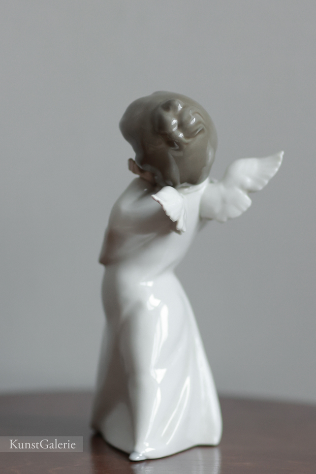 Удивленный ангел, фарфоровая статуэтка, Льядро