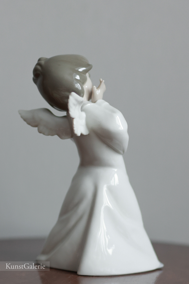 Удивленный ангел, фарфоровая статуэтка, Льядро