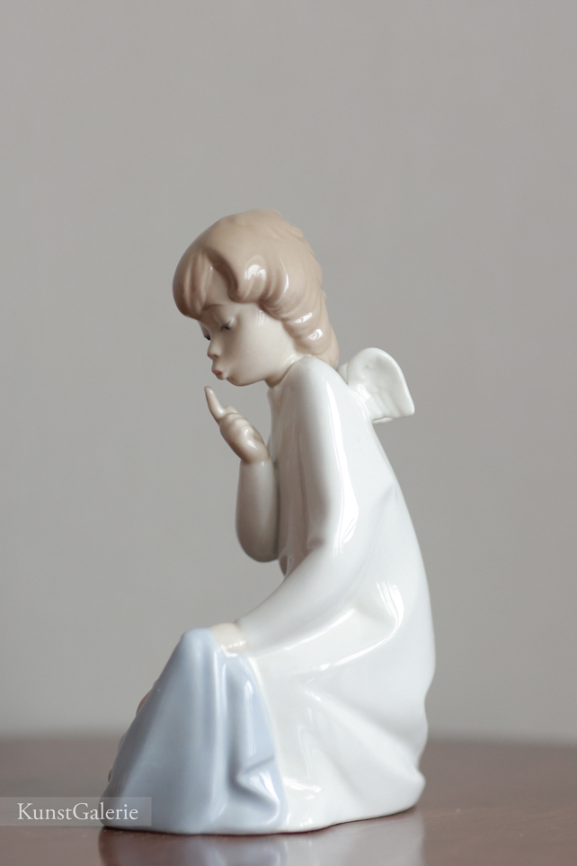 Ангел с младенцем, фарфоровая статуэтка, Lladro