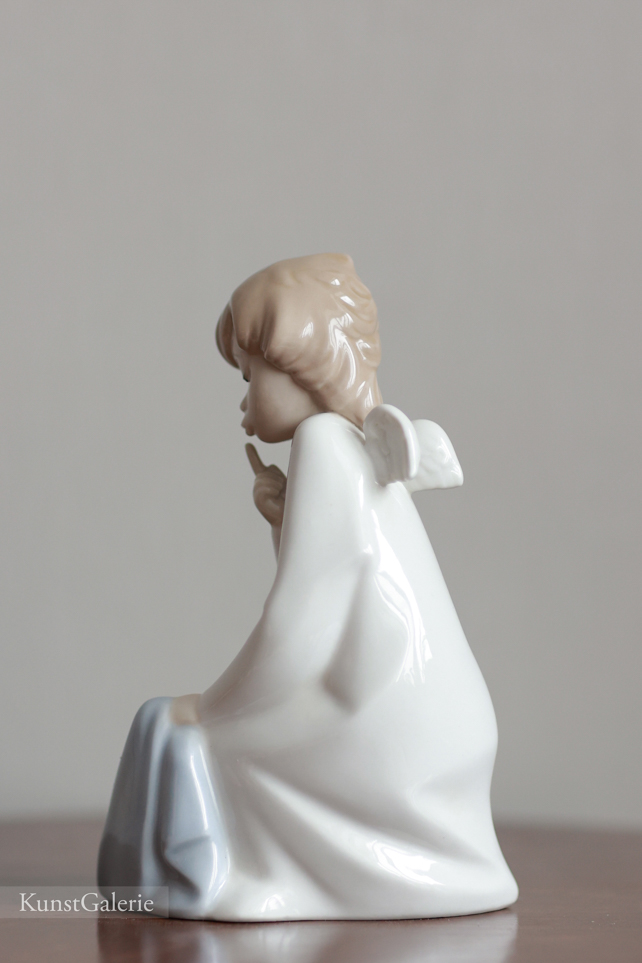 Ангел с младенцем, фарфоровая статуэтка, Льядро