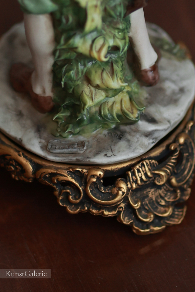 Мальчик с ягодами, Luigi Giorgio Benacchio, Capodimonte, статуэтка