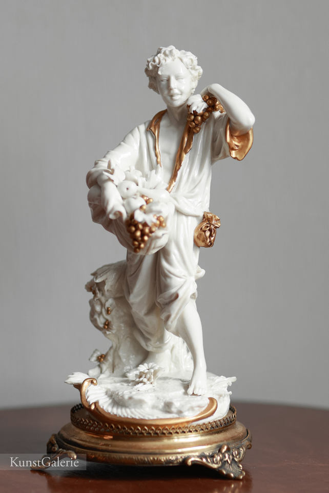 Торговец фруктами, Luciano Cazzola, Capodimonte, статуэтка