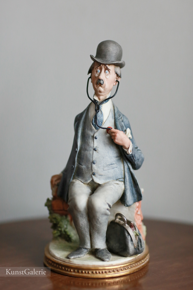 Доктор со стетоскопом, Giuseppe Cappe, Capodimonte, статуэтка