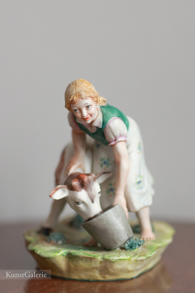 Девушка с коровой, Franco, Capodimonte, статуэтка