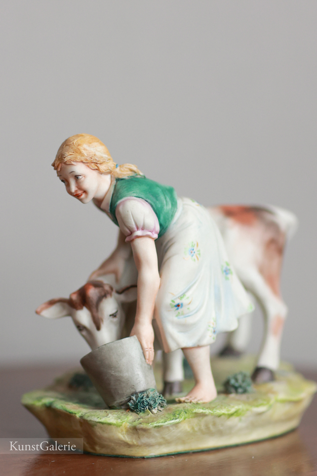 Девушка с коровой, Franco, Capodimonte, статуэтка