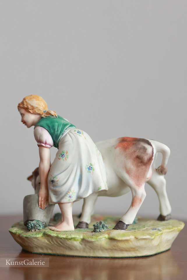 Девушка с коровой, Franco, Capodimonte, статуэтка