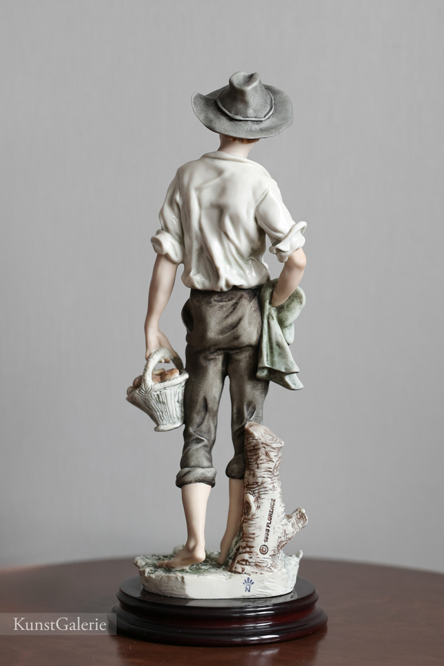 Country Boy, Giuseppe Armani, Florence, статуэтка