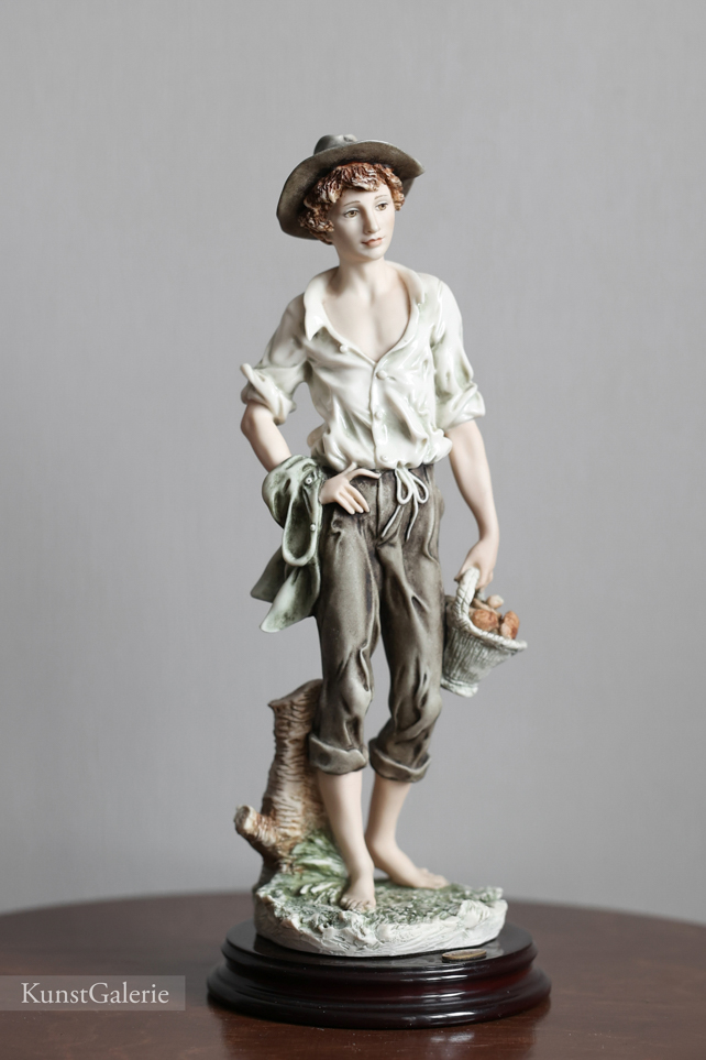 Country Boy, Giuseppe Armani, Florence, статуэтка