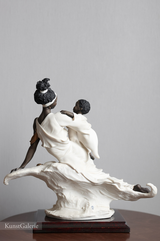 Black Maternity, Джузеппе Армани, Флоренс, статуэтка