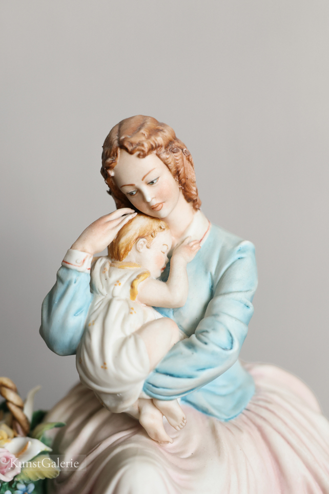 Мать и дитя, Luciano Cazzola, Capodimonte, статуэтка