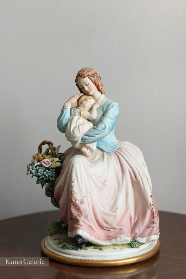 Мать и дитя, Luciano Cazzola, Capodimonte, статуэтка