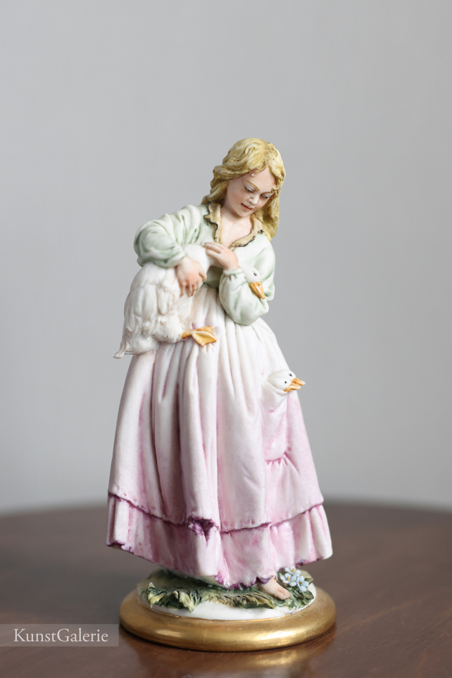 Девушка с гусями, Cazzola, Capodimonte, фарфоровые статуэтки. KunstGalerie